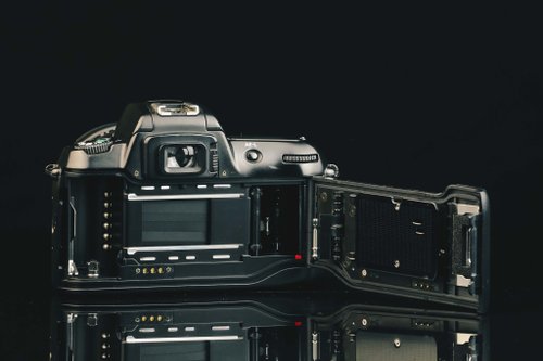 Nikon F60 フィルム一眼レフカメラ Tamronレンズ付き Nikon F60 フィルム一眼レフ - メルカリ