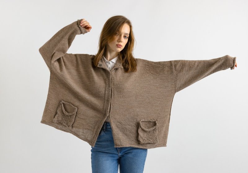 80s Vintage Woman Alpaca Hand Made in Peru Woman Cardigan One Size 7076 - Women's Sweaters - Wool Brown