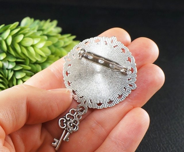 Victorian lady brooch hotsell