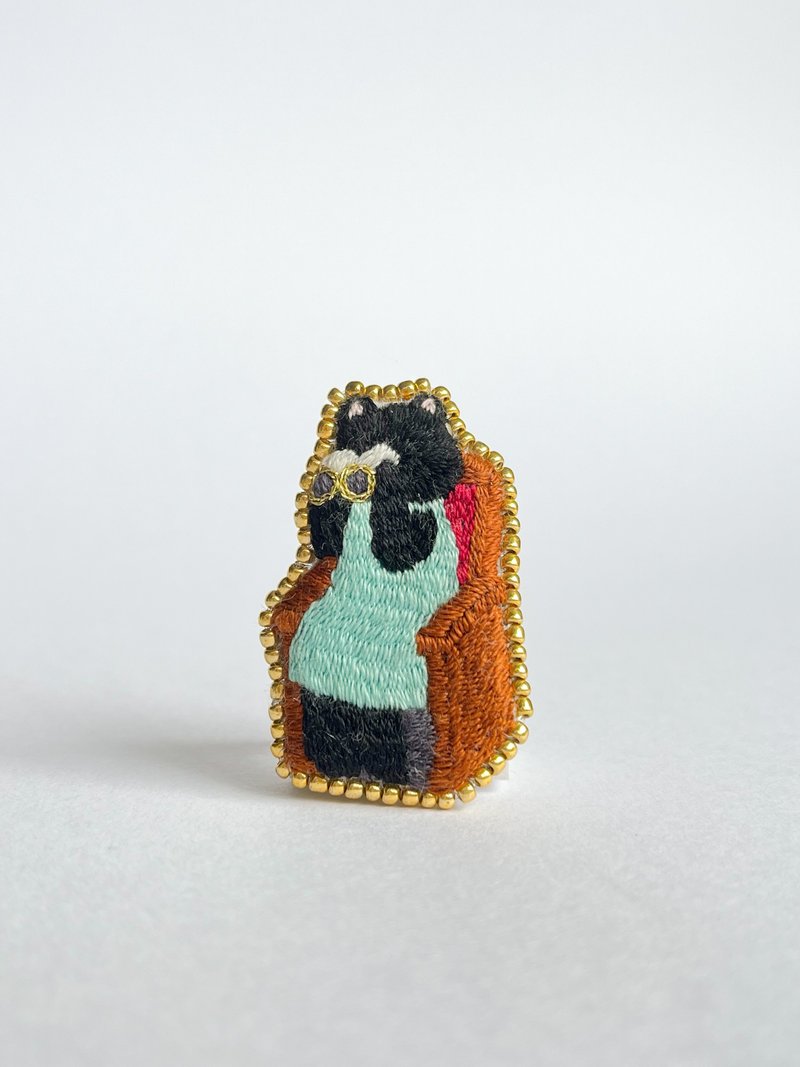 観劇にゃんこ/ミントグリーンのブローチ - 胸針 - 繡線 