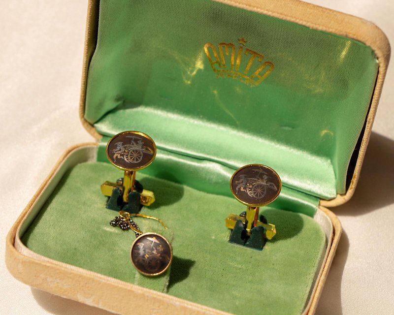 日本Amita古董象嵌 24K金鑲嵌工藝 人力車與仕女鍍金袖扣領針套組 - 袖口鈕 - 24k 金 黑色