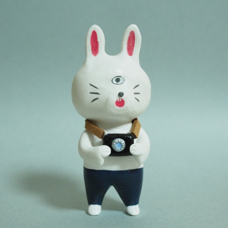 One-eyed rabbit& SLR - 公仔/玩偶 - 黏土 白色