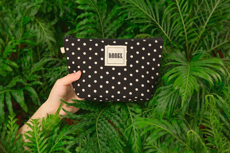 Zipper Universal Bag / Japanese Floral Cloth Limited_Water Jade Dot Black - Toiletry Bags & Pouches - Cotton & Hemp Multicolor