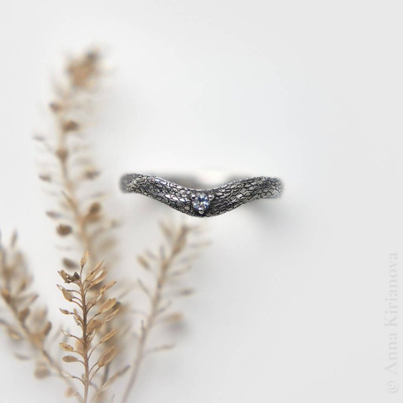 Scale Ring with Moonstone - 戒指 - 純銀 