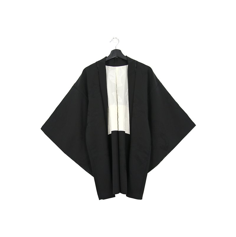 Back to Green-Japan with back feather kimono black embossed / vintage kimono - Women's Casual & Functional Jackets - Silk 