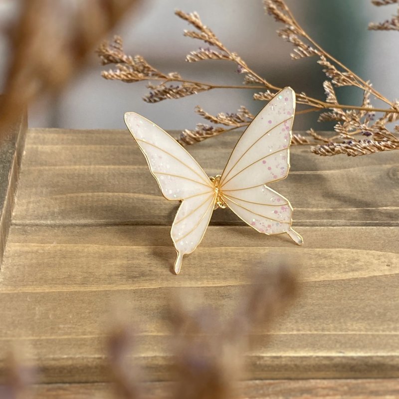 Snow White Butterfly | Ring circumference adjustable resin Lolita made to order - แหวนทั่วไป - เรซิน ขาว