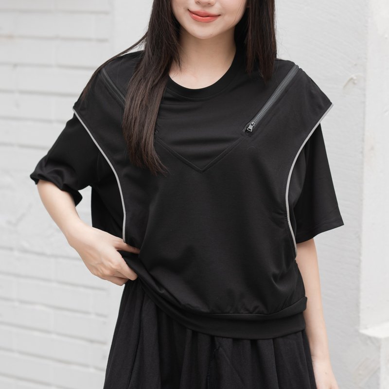 Vertical Vest - Fake Two Piece Short Sleeve Top - Black - เสื้อกั๊กผู้หญิง - เส้นใยสังเคราะห์ สีดำ