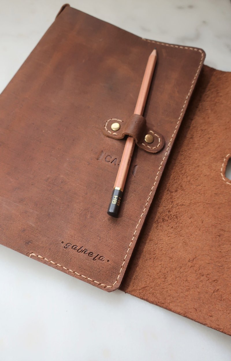 Hand-stitched vintage red-brown leather book jacket / A5 handbook leather book cover - ปกหนังสือ - หนังแท้ 