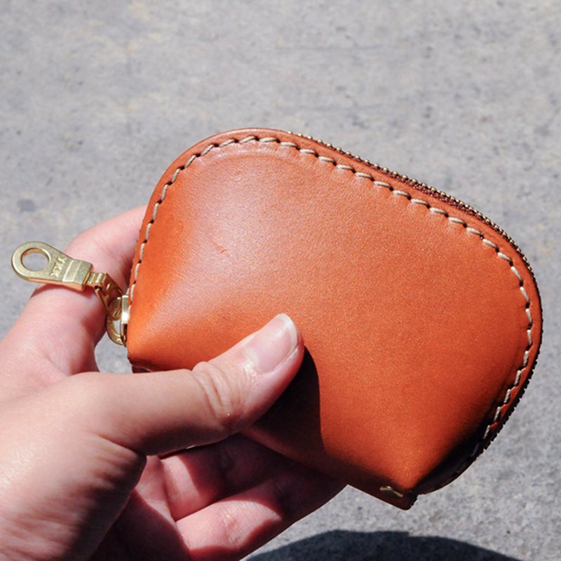 Handmade Leather Goods | Customized Gifts | Vegetable Tanned Leather - Shell Coin Purse - กระเป๋าใส่เหรียญ - หนังแท้ สีนำ้ตาล