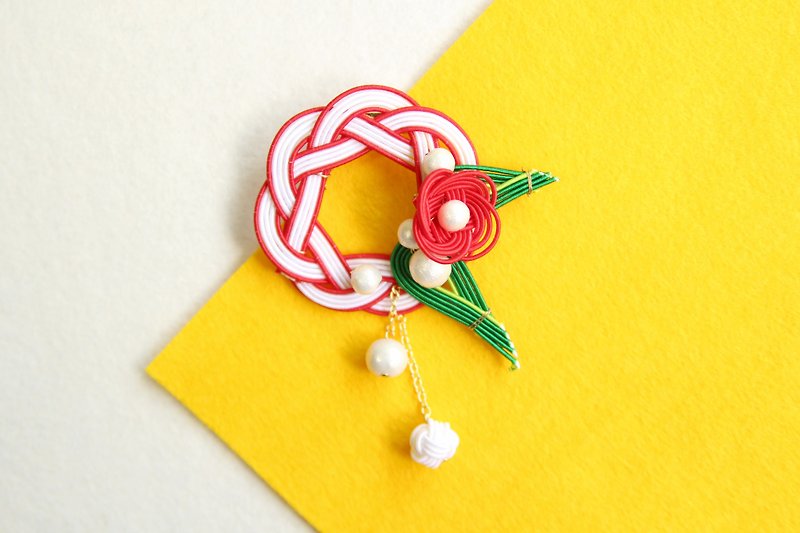 japanese style brooch / mizuhiki / japan / accessory / flower / present - Brooches - Silk Red