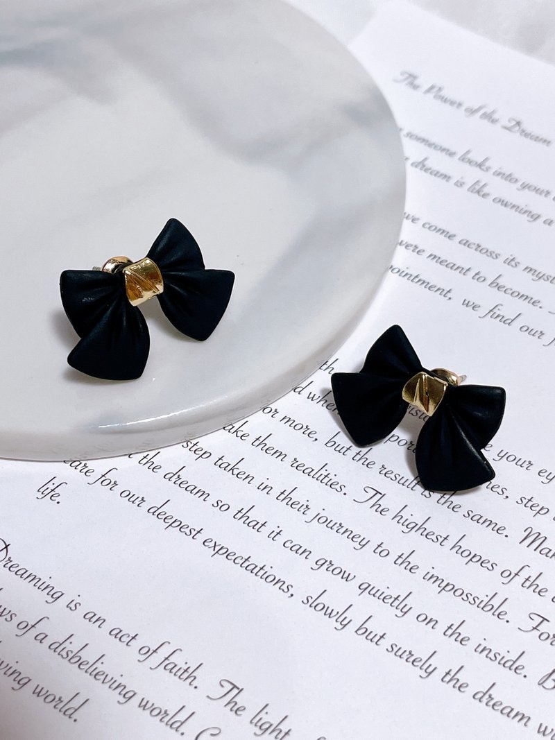 yitiart bow pin type clip-on earrings, valentine's day gift, Korean style - ต่างหู - วัสดุอื่นๆ สีดำ