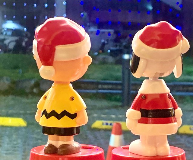 アメリカ版スヌーピークリスマスボブルヘッド人形 ソーラー