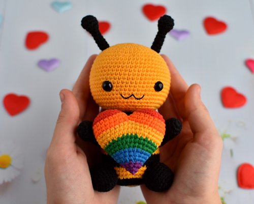 Sweet sweet heart Pride plush bee with rainbow heart / Pride Flags / LGBTQ+
