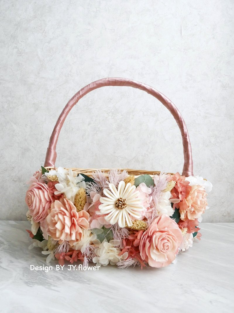 Dried Flower Wedding Candy Basket [Vintage Actress] Farewell/Customized/Wedding Supplies/Picnic Basket - ตกแต่งต้นไม้ - พืช/ดอกไม้ สีกากี