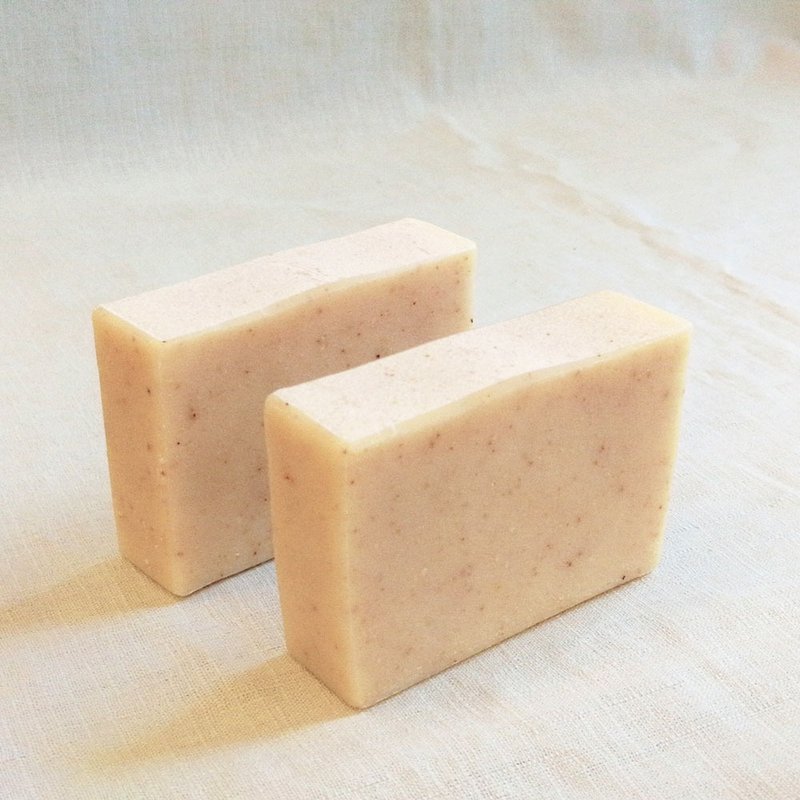 Camellia Seed Housework Hand-made Soap - สบู่ - พืช/ดอกไม้ สีกากี