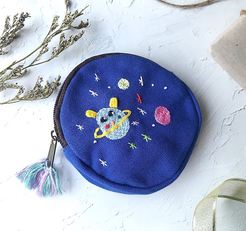 Planet embroidered coin purse - กระเป๋าใส่เหรียญ - วัสดุอื่นๆ 