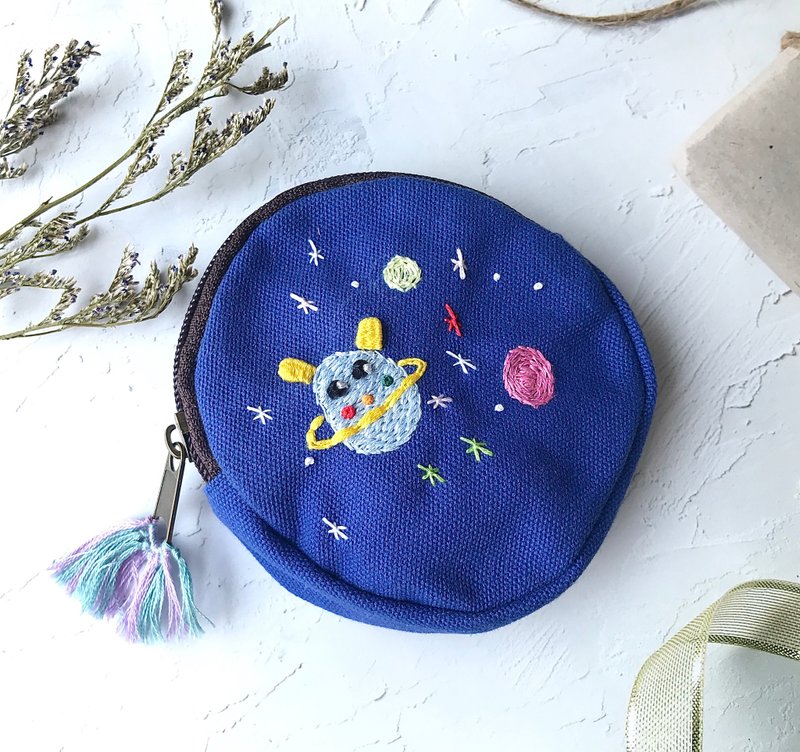 Planet embroidered coin purse - กระเป๋าใส่เหรียญ - วัสดุอื่นๆ 