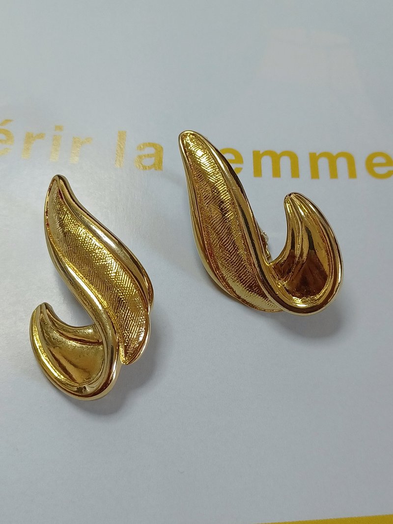 vintage jewelry  古董夾式耳環 金色火焰 - 耳環/耳夾/耳骨夾 - 其他金屬 