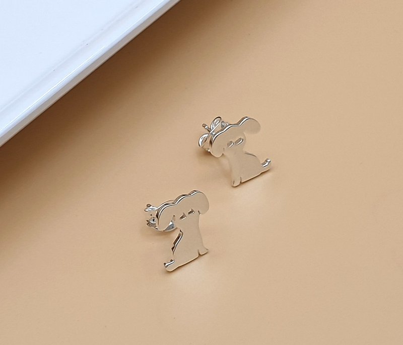 Handmade Little dog earring - silver plated on brass - 耳環/耳夾 - 其他金屬 銀色
