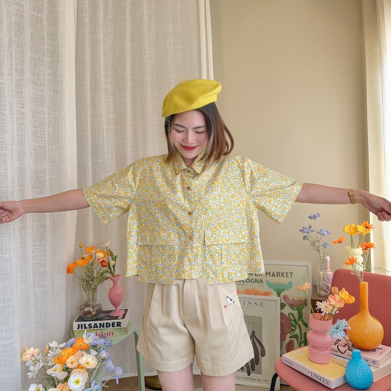 Over Cropped Shirt : Yellow Bloom - เสื้อเชิ้ตผู้หญิง - ผ้าฝ้าย/ผ้าลินิน สีเหลือง