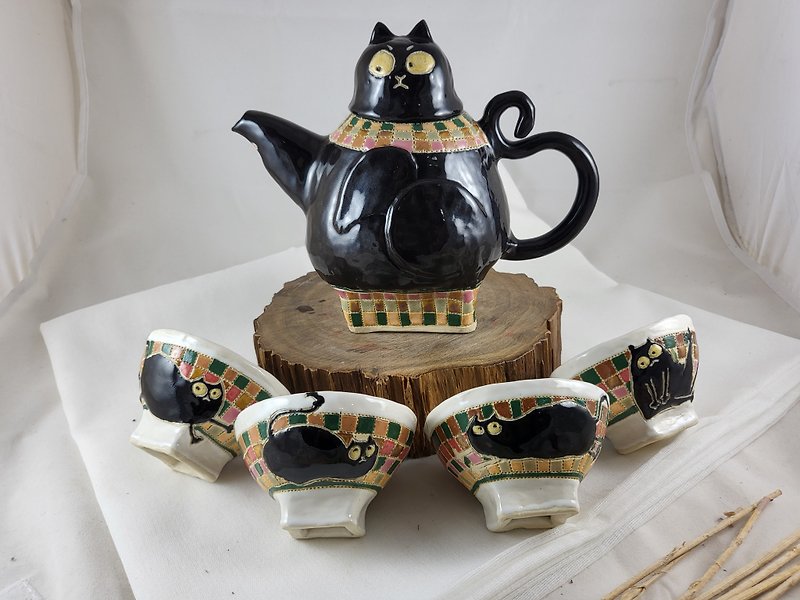 Black Cat Family Tea Set One Pot and Four Cups - ถ้วย - เครื่องลายคราม สีดำ