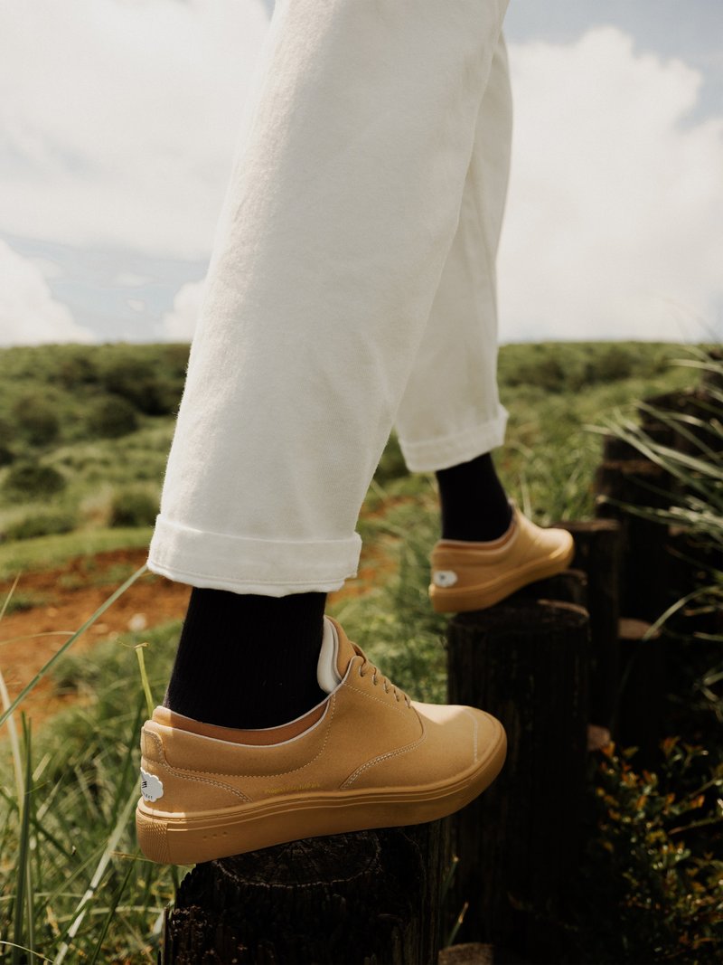 Suede canvas shoes Re:Suede Beige Men men's Khaki color - Men's Casual Shoes - Cotton & Hemp Khaki