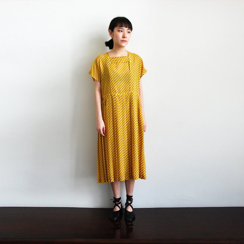 Pumpkin Vintage. Ancient twill pleated dress - One Piece Dresses - Other Materials 