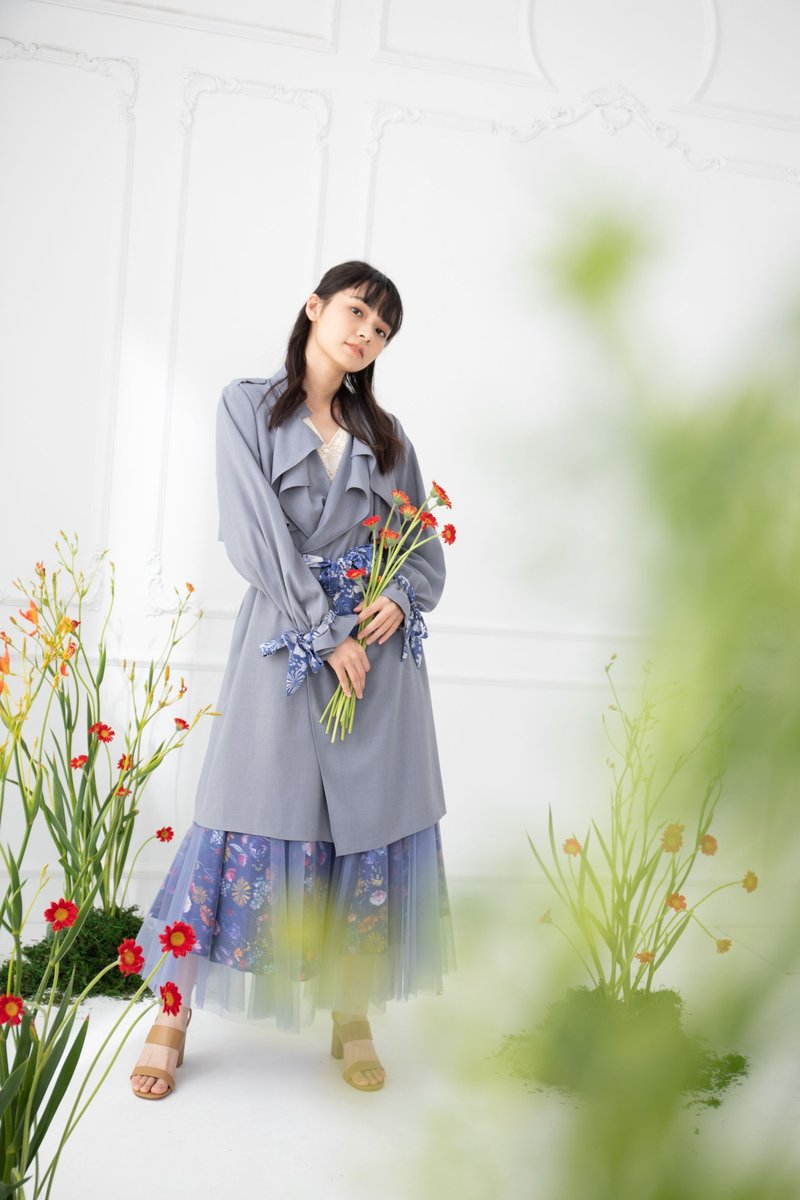【露台上的波麗】莫蘭迪灰 綁帶風衣外套-RETRO琉璃紺 - 女上衣/長袖上衣 - 其他材質 藍色