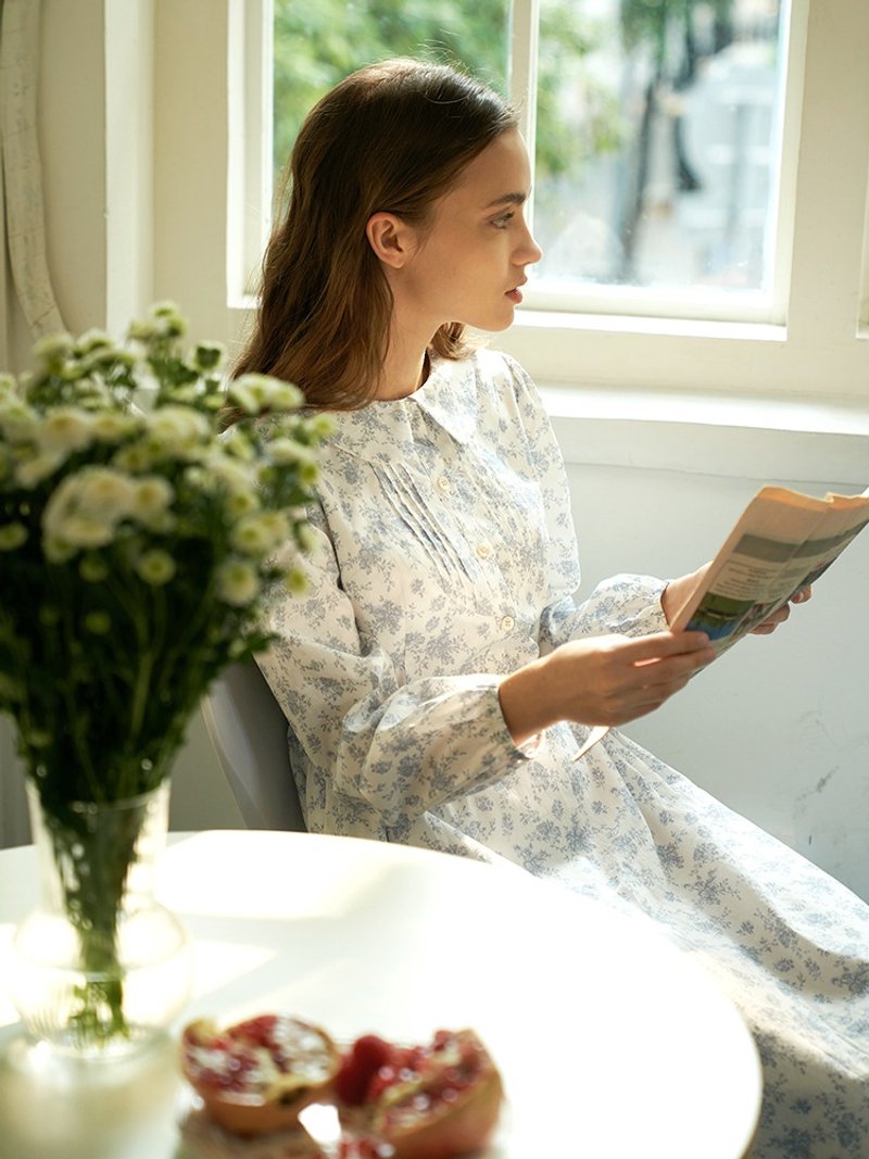 Mintcheese フランス風のクラシックで爽やかなスモッグブルーの花柄ワンピース - ワンピース - コットン・麻 ホワイト