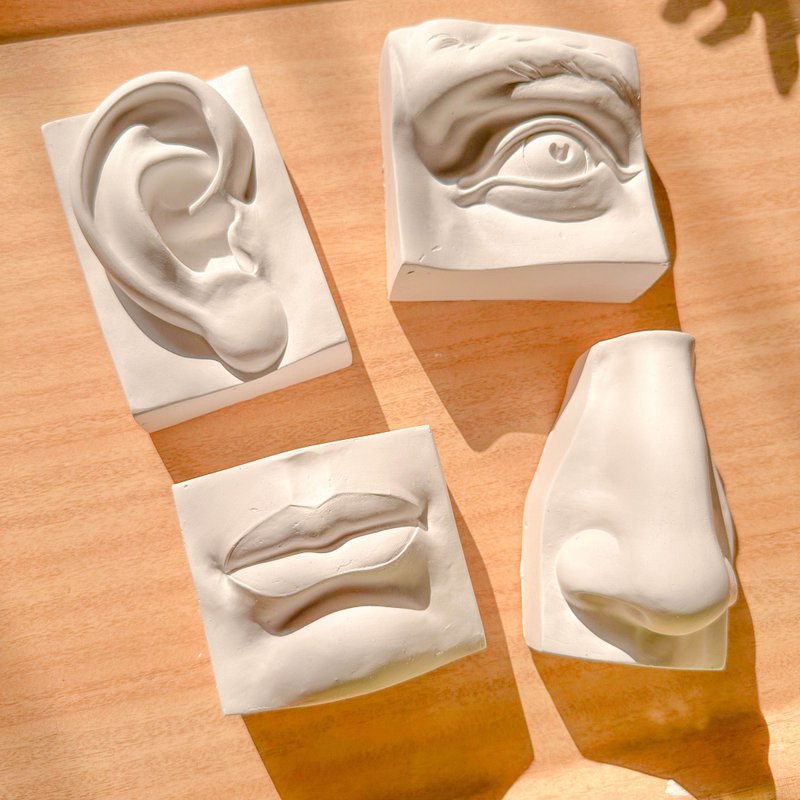 There are 4 types of David facial diffuser Stone/eyes, ears, nose and mouth - น้ำหอม - วัสดุอื่นๆ ขาว