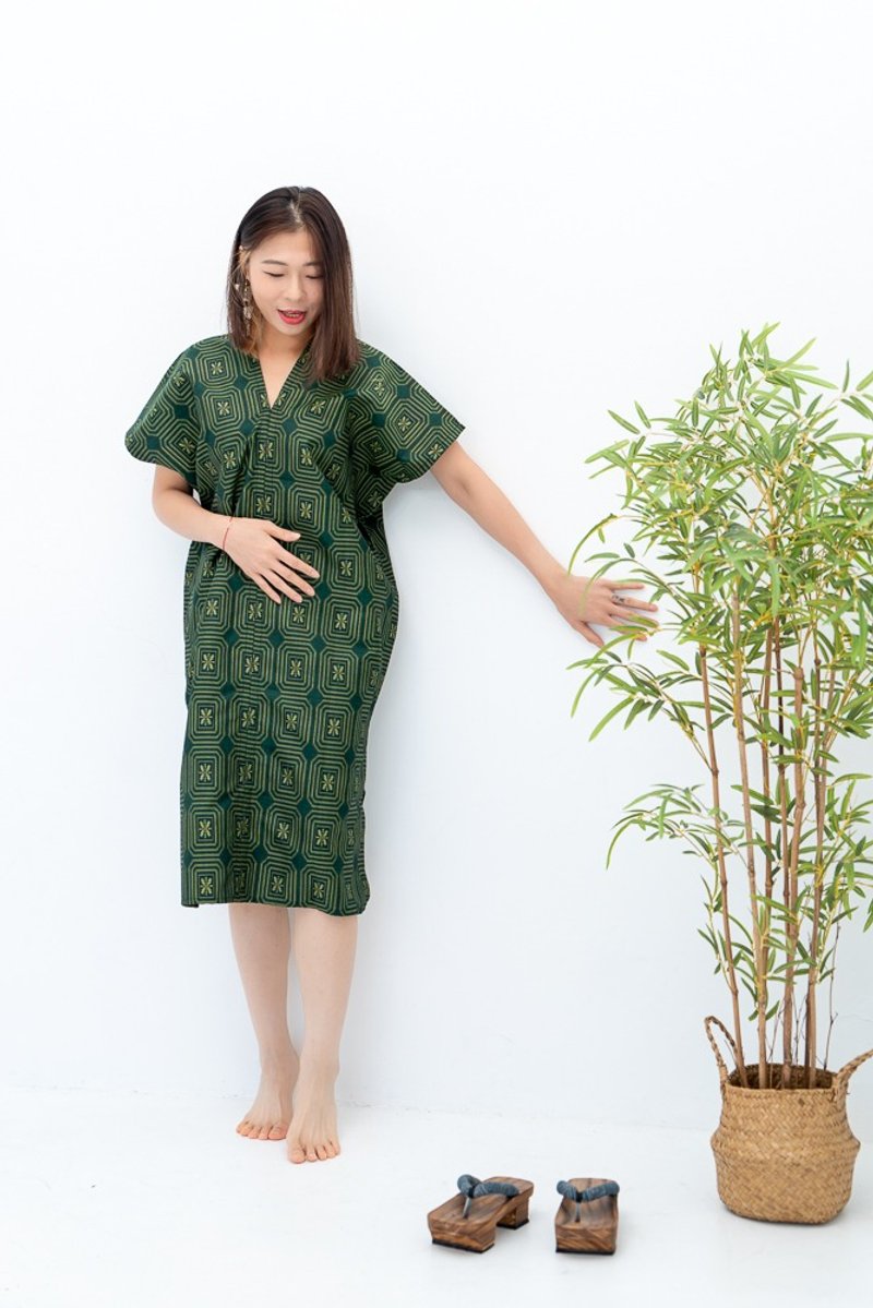長版古董毛料綠色華麗幾何花紋溫暖罩衫四角衣四方衣 - 洋裝/連身裙 - 羊毛 綠色