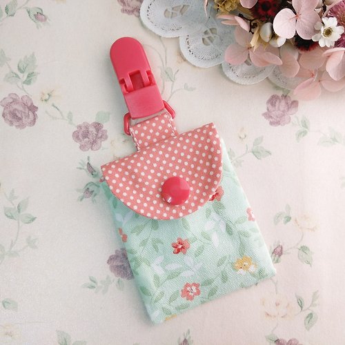 QQ rabbit 手工嬰幼兒精品 彌月禮盒 嫩綠花朵。平安符袋 (可繡名字)