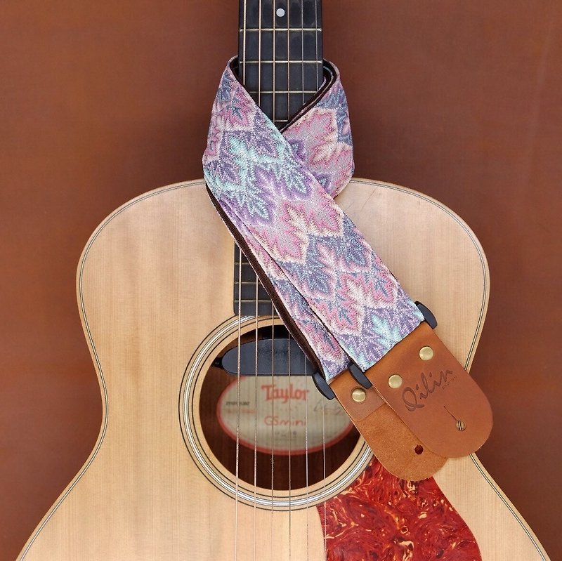 Pink Thai Woven Guitar Strap - กีตาร์เครื่องดนตรี - หนังแท้ สึชมพู