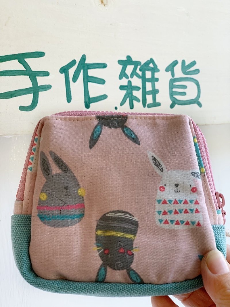 [Good day hand made] Handmade. Cute bunny storage bag. packet. gift - กระเป๋าเครื่องสำอาง - ผ้าฝ้าย/ผ้าลินิน สึชมพู