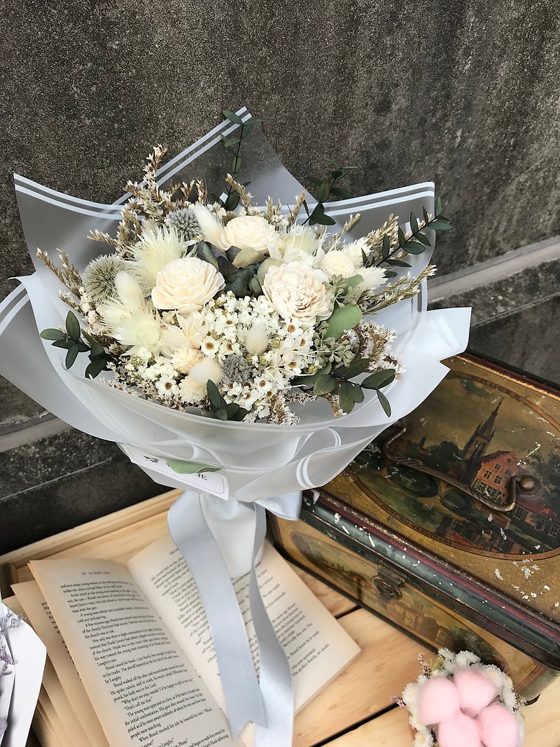 [White Lovers] Dry Bouquet / Sun Rose Bouquet / Valentine's Day / Gift / Valentine's Day Bouquet - ช่อดอกไม้แห้ง - พืช/ดอกไม้ ขาว