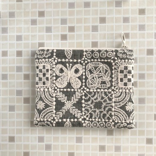 mina perhonen forest tile 刺繍ポーチ蝶ハンドメイドフラット
