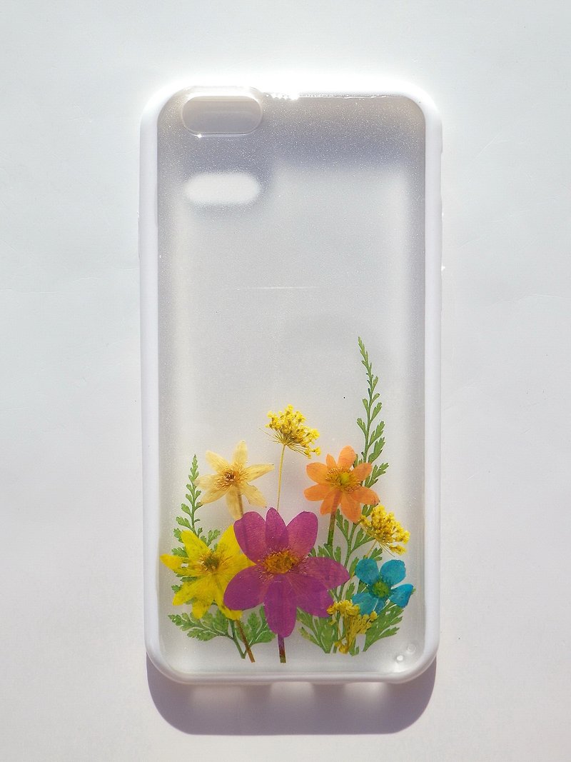 Handmade phone case, Pressed flowers phone case, iphone 6 and iPhone 6S - เคส/ซองมือถือ - พลาสติก 