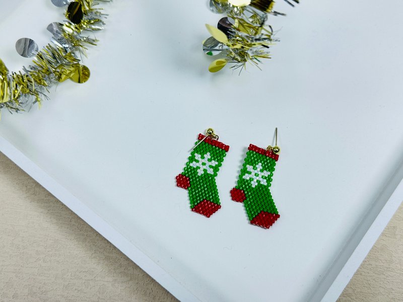 230208 Christmas limited beaded earrings - Necklaces - Other Materials Green