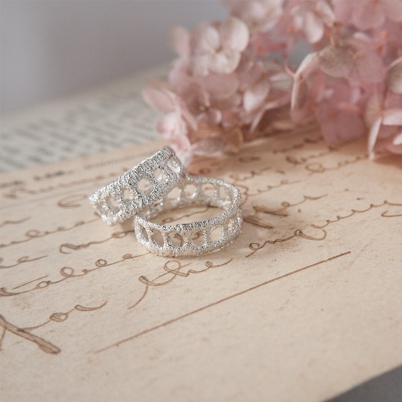 Small lattice braided sterling silver ring-engagement/sister gift/tail ring【Choccy】 - แหวนคู่ - โลหะ สีเงิน
