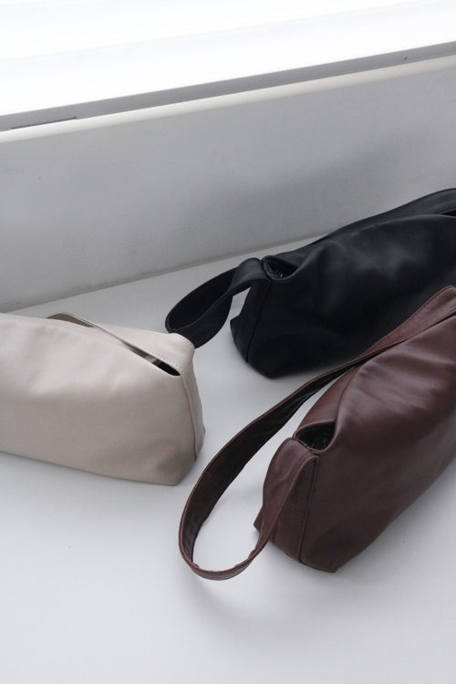 Mate Leather 【Mate熱賣】極簡羊皮皮革腋下包手拿包 Pillow Bag原創設計