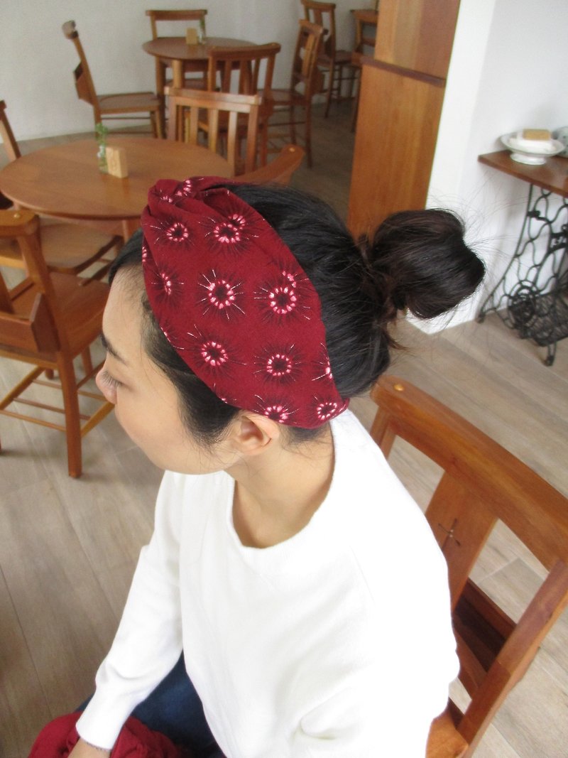 Cross hair band (elastic handmade) - burgundy anemone flower - เครื่องประดับผม - ผ้าฝ้าย/ผ้าลินิน สีแดง
