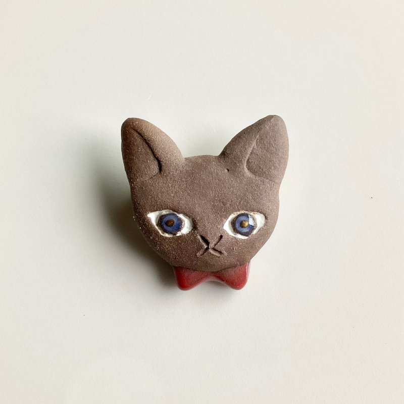 陶ブローチ 賢治の猫 - 胸針 - 陶 咖啡色