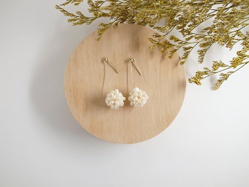 ChloMi 【耳環】 珍珠花球 珍珠耳環 夾式耳環 情人節禮物