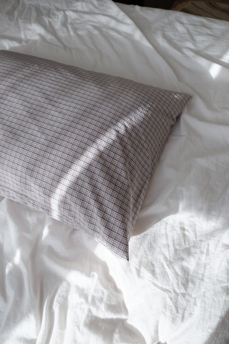 Pattern pillow case (Blue Tartan) - 寢具/床包 - 棉．麻 