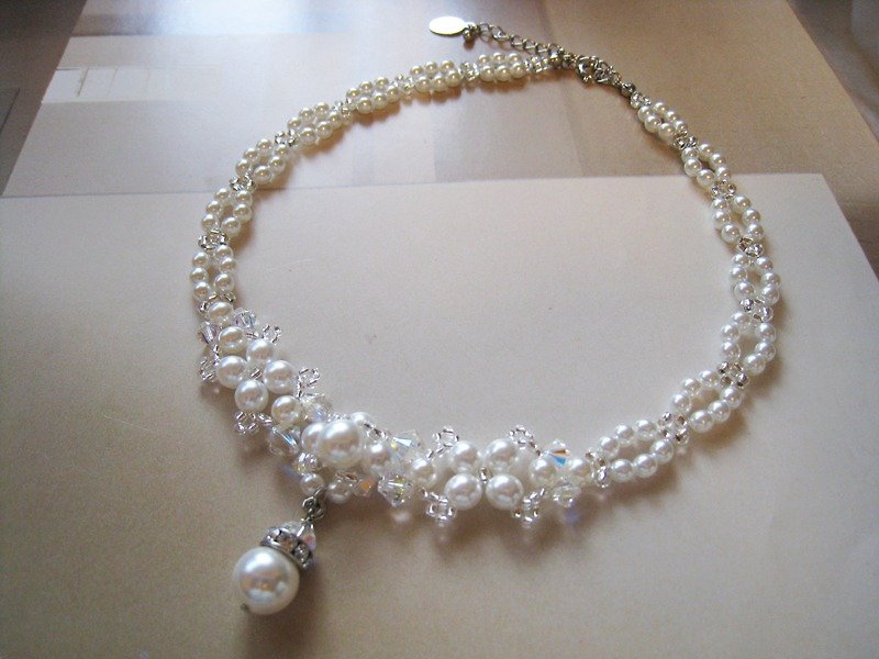 Silky Pearl & Crystal Choker＜PJR：White＞ Bridal* - Necklaces - Glass White