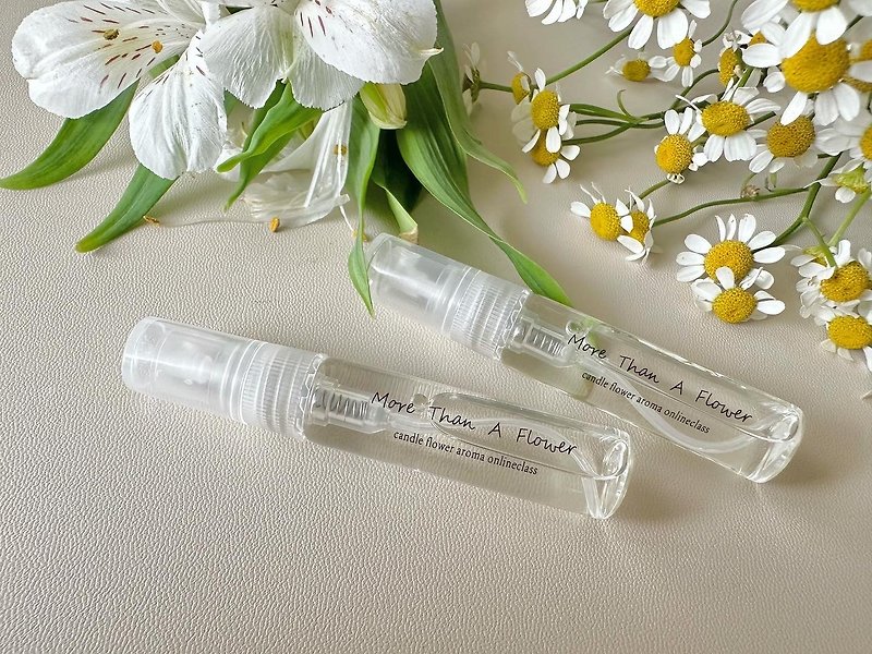 [Fragrance. Flower] Bouquet Fragrance Series Indoor Fragrance Spray 5ml Wedding Gift for Bestie - เทียน/เชิงเทียน - วัสดุอื่นๆ ขาว
