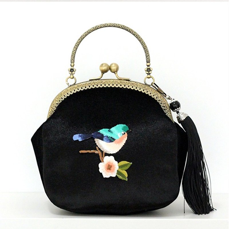On the new first 50% off) mouth gold package cheongsam bag Messenger bag embroidery bird iphone phone bag mobile phone bag oblique bag bag bag birthday gift black - กระเป๋าแมสเซนเจอร์ - กระดาษ 