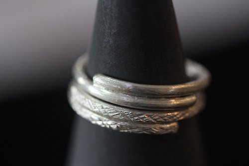 silvertales Silver stackable wrap-rings with chiseled and plain surface - 2 rings (STR8)