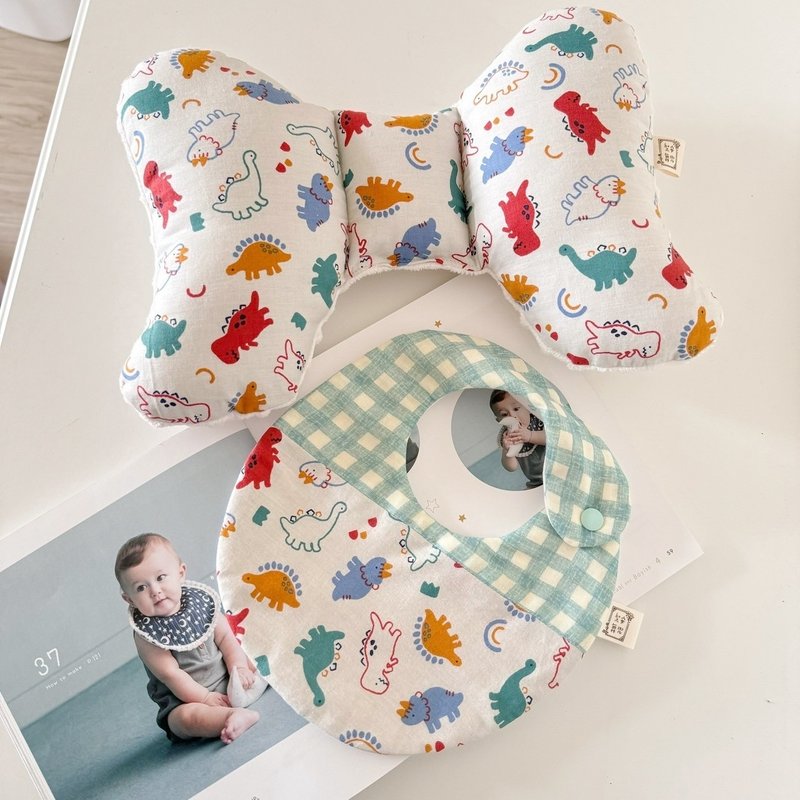 White cute dinosaur Jurassic Dragon year baby full month gift box butterfly pillow bib full moon gift baby gift - ของขวัญวันครบรอบ - ผ้าฝ้าย/ผ้าลินิน 