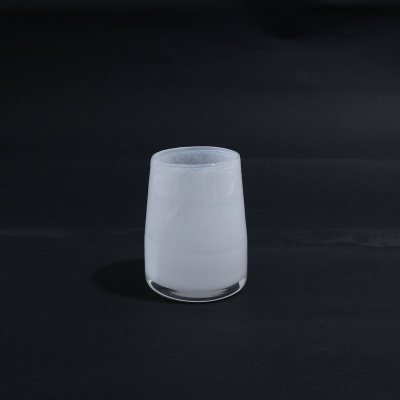 White wide mouth small vase - Hsinchu handmade glass - Pottery & Ceramics - Glass White